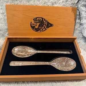 Salmon server set designed by Indigenous artist Paul Windsor.
